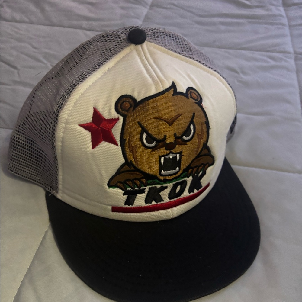 Tokidoki California trucker hat mesh cap flat brim grey SnapBack